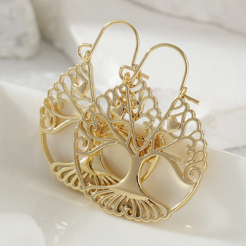 Luxury Retro Style Hollowed Ou - Luxury Lifestyle Jewelry 评论和价格