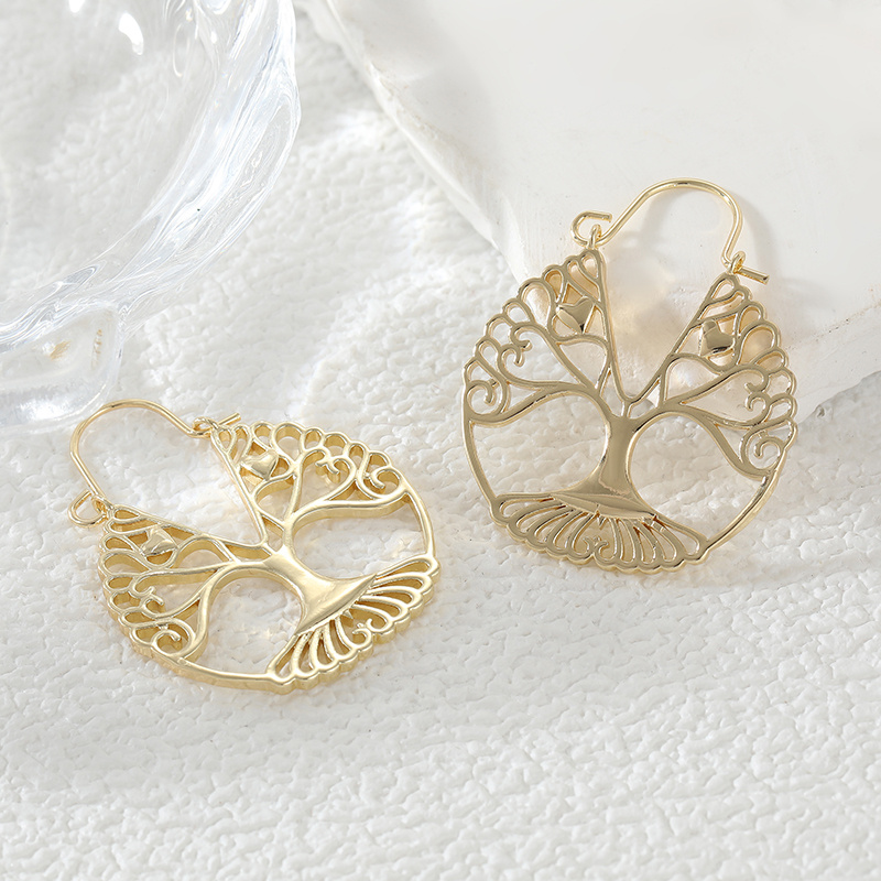 Luxury Retro Style Hollowed Ou - Luxury Lifestyle Jewelry 评论和价格