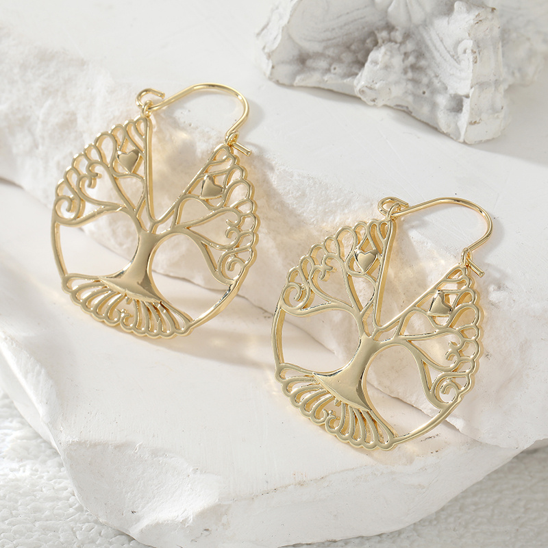 Luxury Retro Style Hollowed Ou - Luxury Lifestyle Jewelry 评论和价格